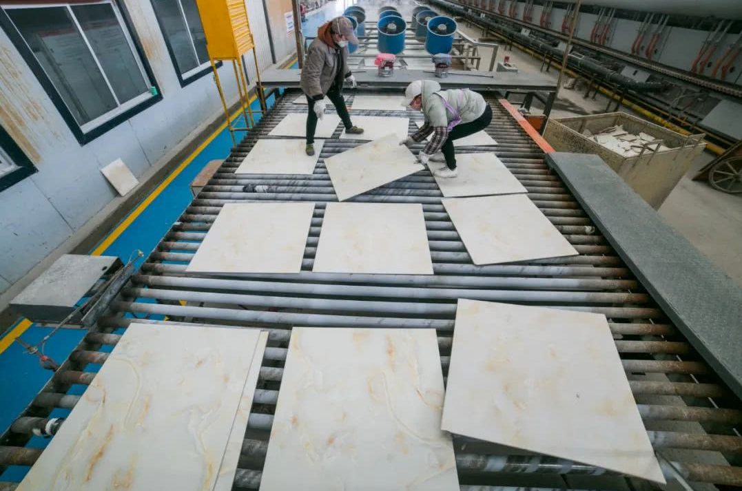 陶瓷廠廢氣惡臭讓人苦不堪言,Dejing的凈?除臭劑幫助企業達標排放!